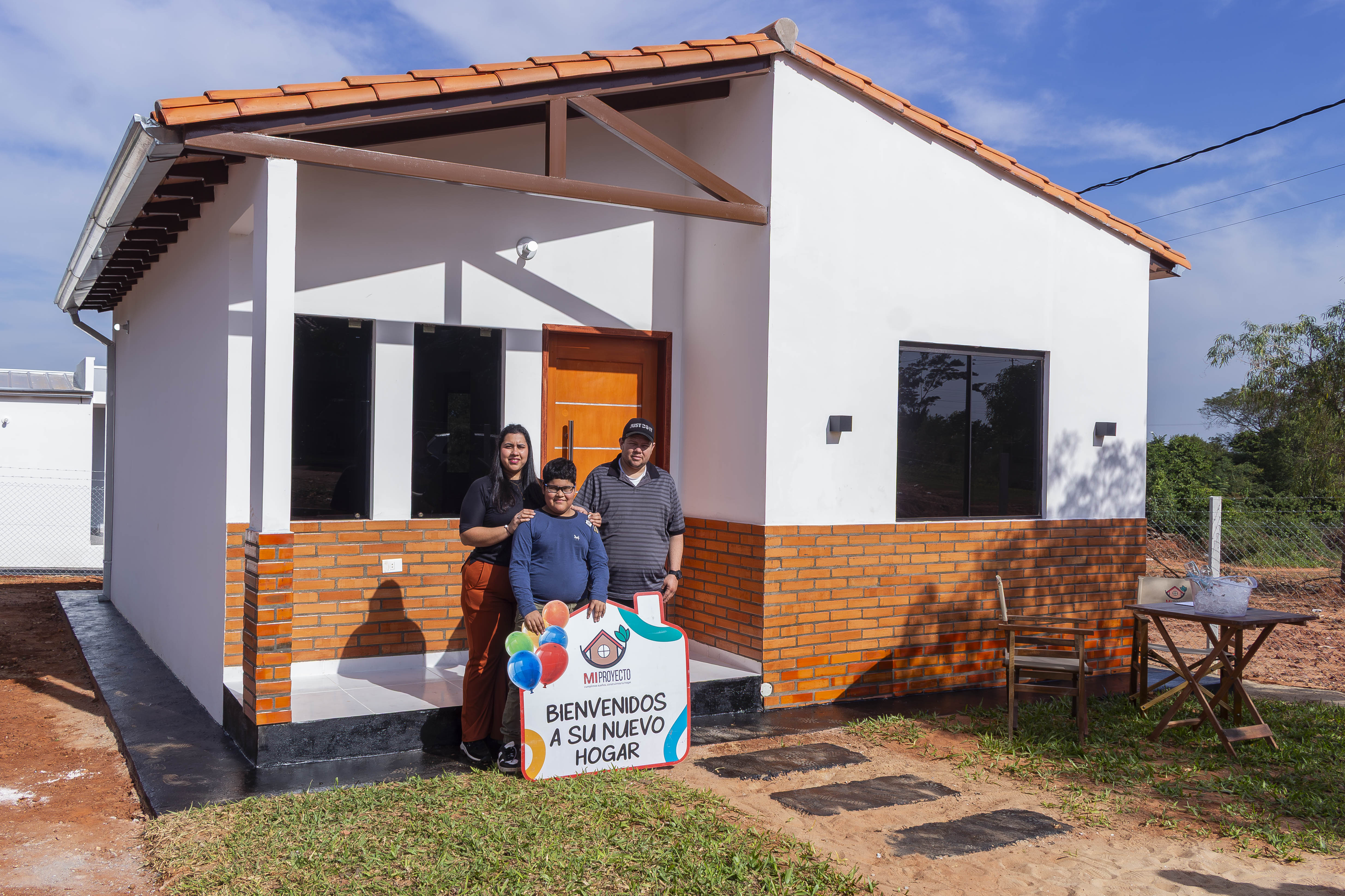 Casa entregada en Capiatá