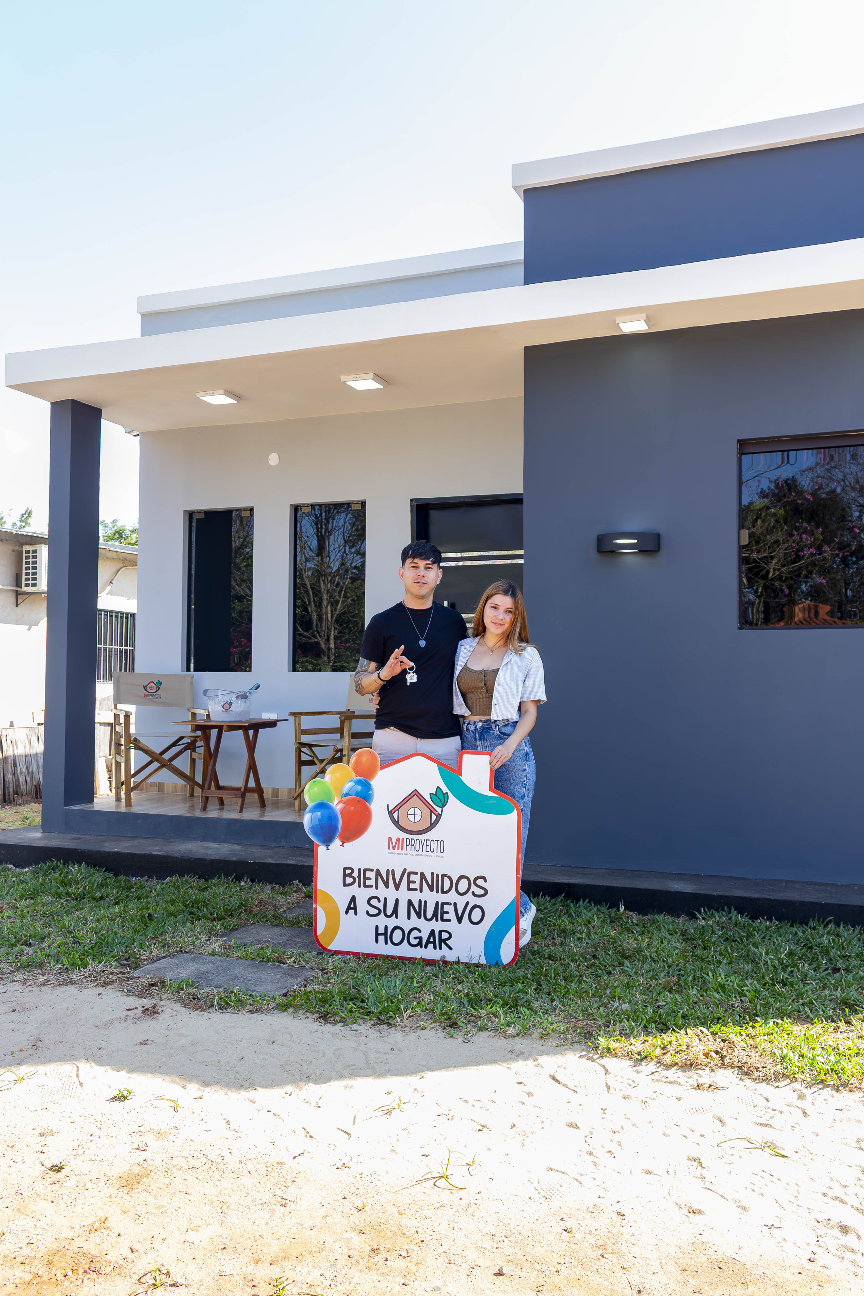 Familia entregada en Limpio